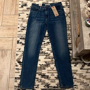 LEVI’S Women Skinny Mid-rise Jeans